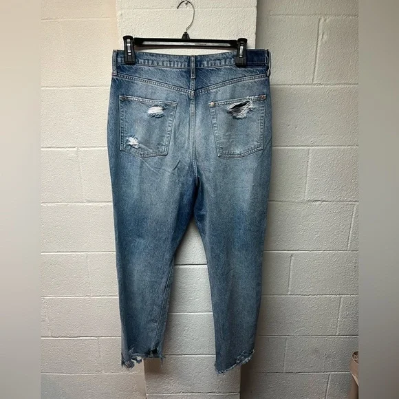 We The Free Distressed Blue Jeans - Picture 5 of 6